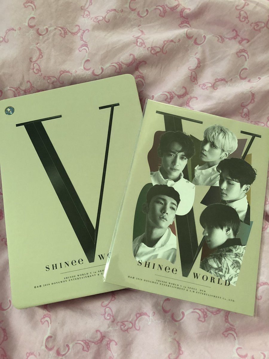cjmLoveSHINee's tweet photo. It was late but still I’m the happiest 😍 From 🇰🇷 to 🇵🇭 to 🇦🇪 #SHINee #샤이니 #SWCV #SHINeeWorldConcertV https://t.co/06HSa1vhV2