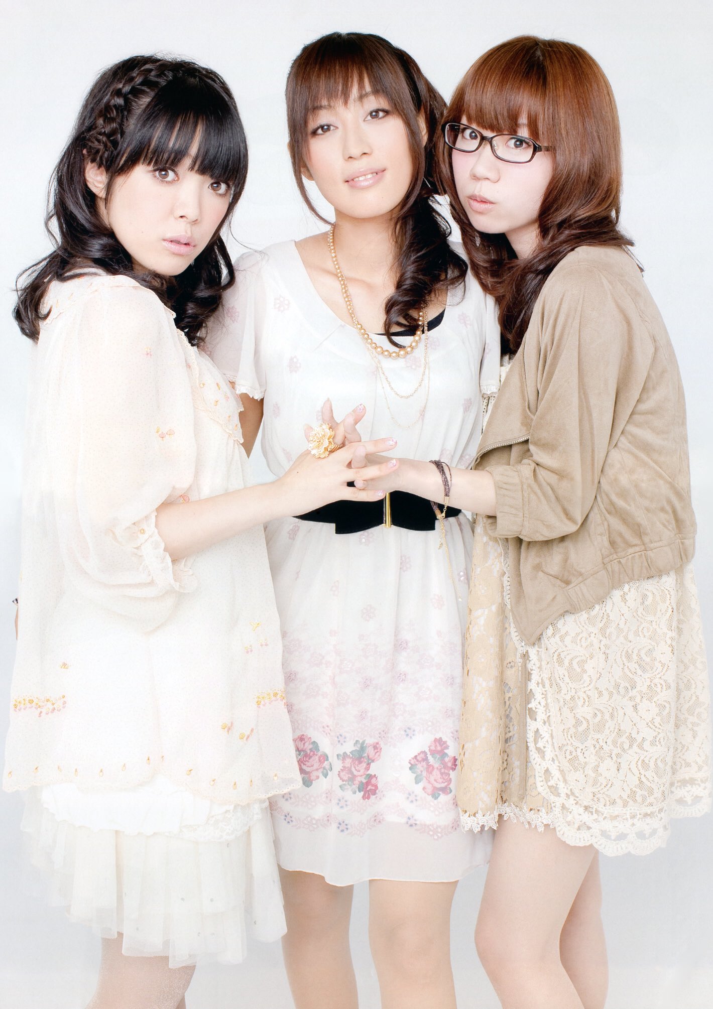 スナフキン Hurtlocker 矢作パイセンについて 矢作パイセン ひよっち しゅが美さん 今では3人とも主婦f 光陰矢の如し この矢作パイセン 右側から 矢作紗友里 日笠陽子 佐藤聡美 めちゃくちゃ可愛くしてるwww ヘアメイクさん