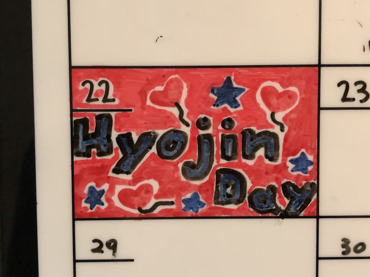 ONF_members's tweet photo. [#효진] 사진 찍어주고 그림 그려준 #유 고마워 ❤️ https://t.co/huWuO7O59r