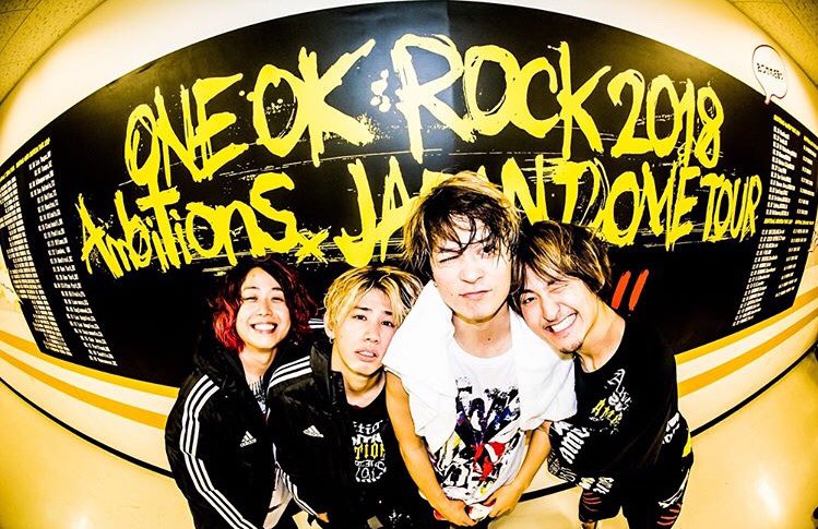 oor_ytrrr's tweet photo. 99公演おつかれさまでした！
感動をありがとう。

ところでTakaとRyotaはToruのなんなの？仲良いなおい。Takaの嫁 兼 夫なだけあるな(？) https://t.co/aiqa6Ak2kS