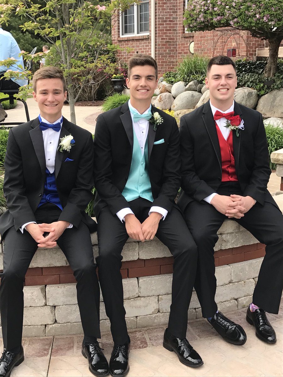 41smithRiley's tweet photo. Happy birthday to one of my best friends . Hope your day is great Drewb ❤️❤️ @drewbee32 https://t.co/nNetyWLmiV