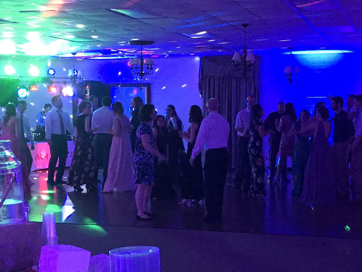 Liquid_Staffing's tweet photo. A fun evening at the Second Chance Prom. The fundraiser raised funds and awareness for the school age connections program at Guyandotte Elementary. #Liquidstaffing #rvcds #prom #nonprofit #fundraiser #huntingtonwv https://t.co/lGVTI9H6XP