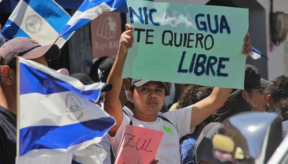 CarlosOcariz's tweet photo. Nuestro absoluto repudio a la violación de las #DDHH de nuestros hermanos nicaragüenses. La violencia es el reflejo de un Gobierno débil y perdido. 
¡Desde #Venezuela, estamos con ustedes! 
#NicaraguaLibre https://t.co/3cpWoXG5V5