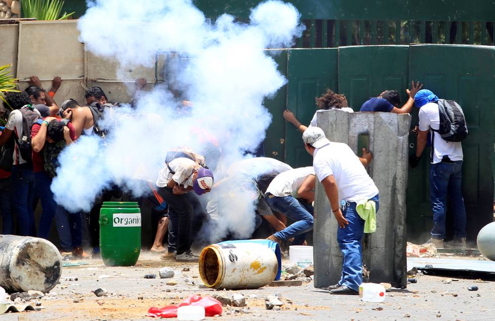 ultimahsv's tweet photo. #Internacionales Nicaragua: Enfrentamientos dejan al menos 24 muertos en cuatro días https://t.co/2W8cReJta3 https://t.co/FyGC88Mwia