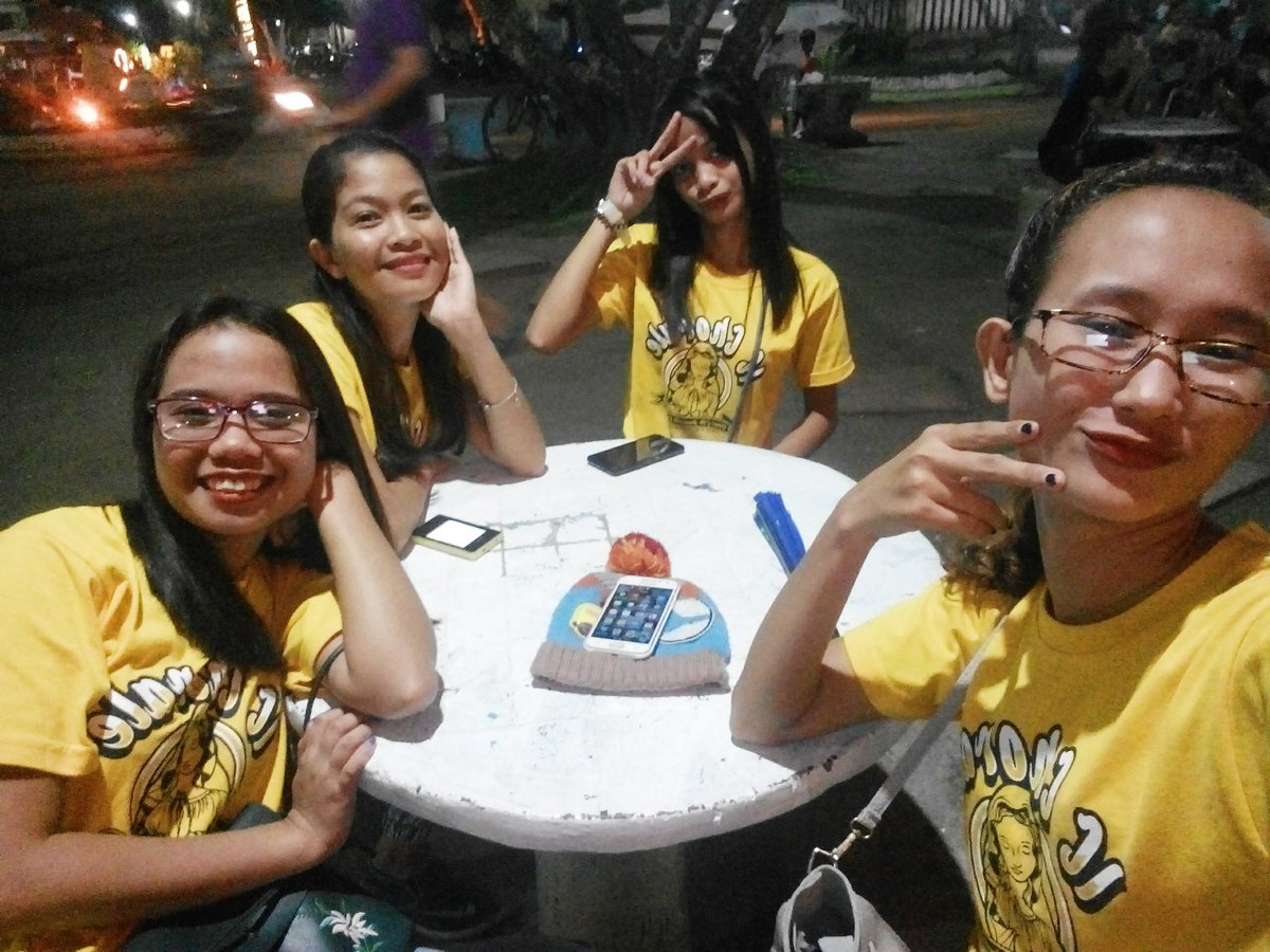 ella_orillosa's tweet photo. Night out with my sistars by heart💜
#moretawa
#samasaya😁
#choiris💙 https://t.co/YDvGzNuxgM
