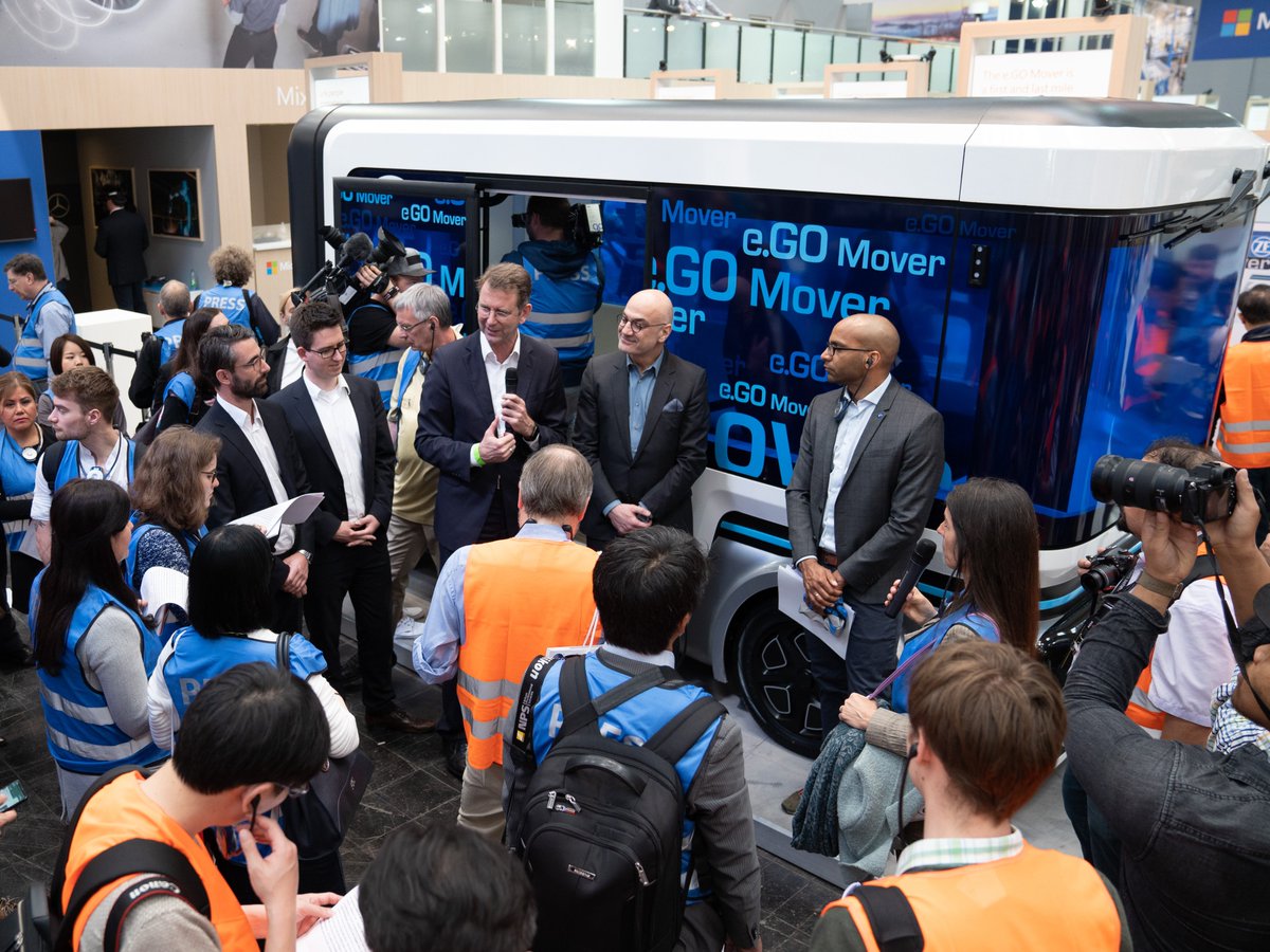 eGO_Mobile_SE's tweet photo. Unser CEO Prof. Schuh präsentierte heute mit @Caglayan_Arkan, General Manager Manufacturing Microsoft, den e.GO Mover auf dem #Microsoft-Stand in Hannover. Wir freuen uns über das große Interesse zum Start der Hannover Messe. #HM18 #eGO #eGOMover #eGODigital @MicrosoftDE https://t.co/ighevj7MAL