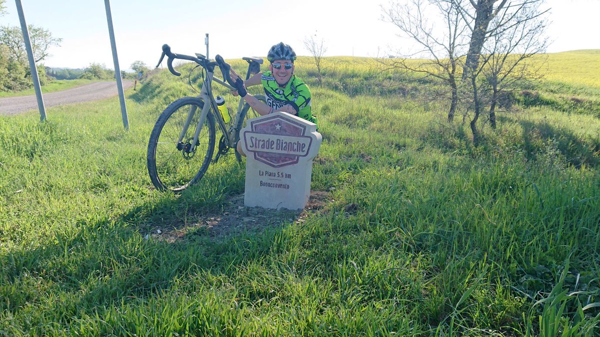 PiraniPierpaolo's tweet photo. @PiraniPierpaolo @Tomtania1. Toscana, uno dei posti più belli al mondo. #natura #bike #friend #330dsl #155km #spettacolo #ghiaia #gravel #tuttosipuo https://t.co/lyRv36xexj