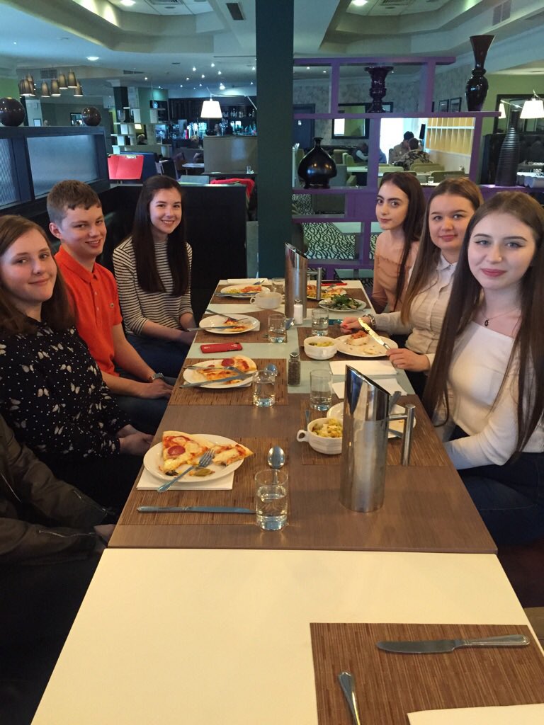 EastbankAcademy's tweet photo. Eastbank Advanced Higher English class put a whole new meaning to Super Sunday! Six hours of focused revision! #targetingexcellence https://t.co/OwQppNs6r8
