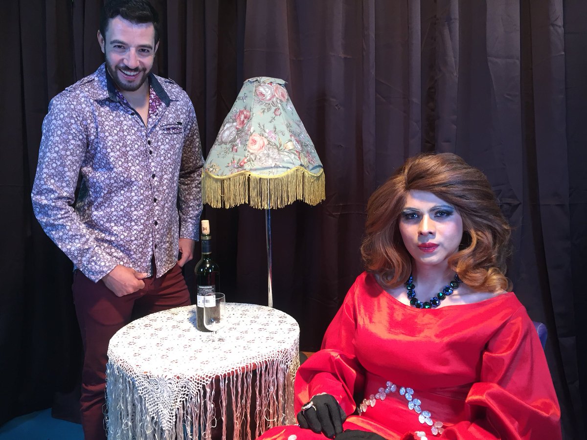 uhproducciones's tweet photo. Hoy es día de ver la ultima función de @lainfeccionobra 5 pm en @ComunidadCCD #contagiatederisa y ven por tus condones @RigoTqm @deividsoli @TeatralMimo https://t.co/NibJpfgxxo