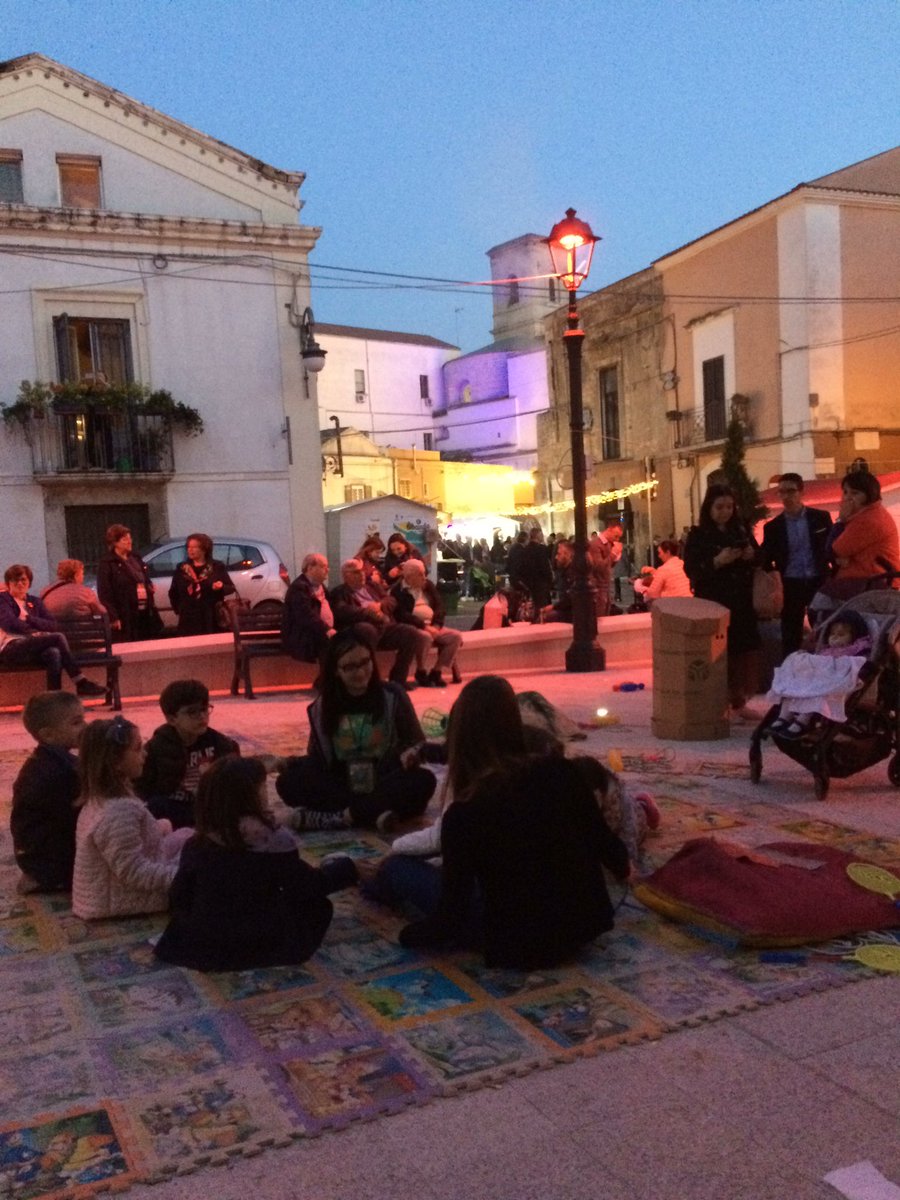 emiliatelese's tweet image. Children playing in the street 1950s style in #Puglia #Foggia #Libando