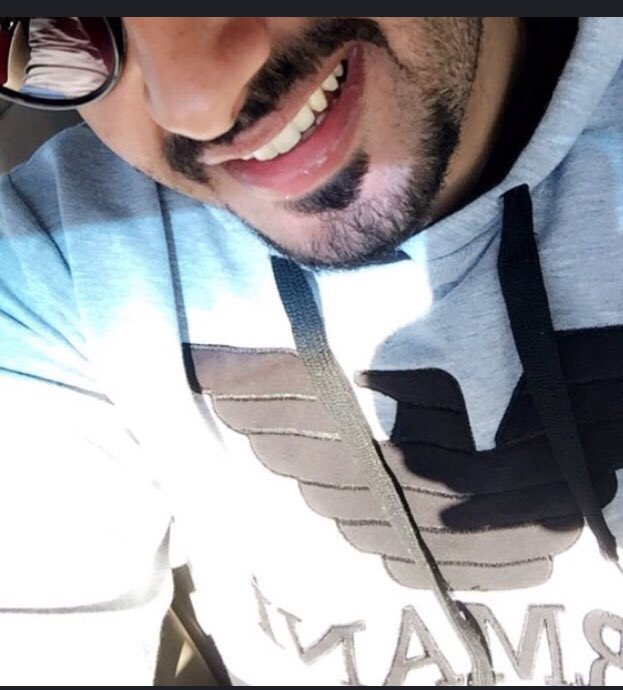 "ولقد بنيتُ لك بين أضلُعي منزلاً ، عسى المقام بالمُقيم يليق..💙"