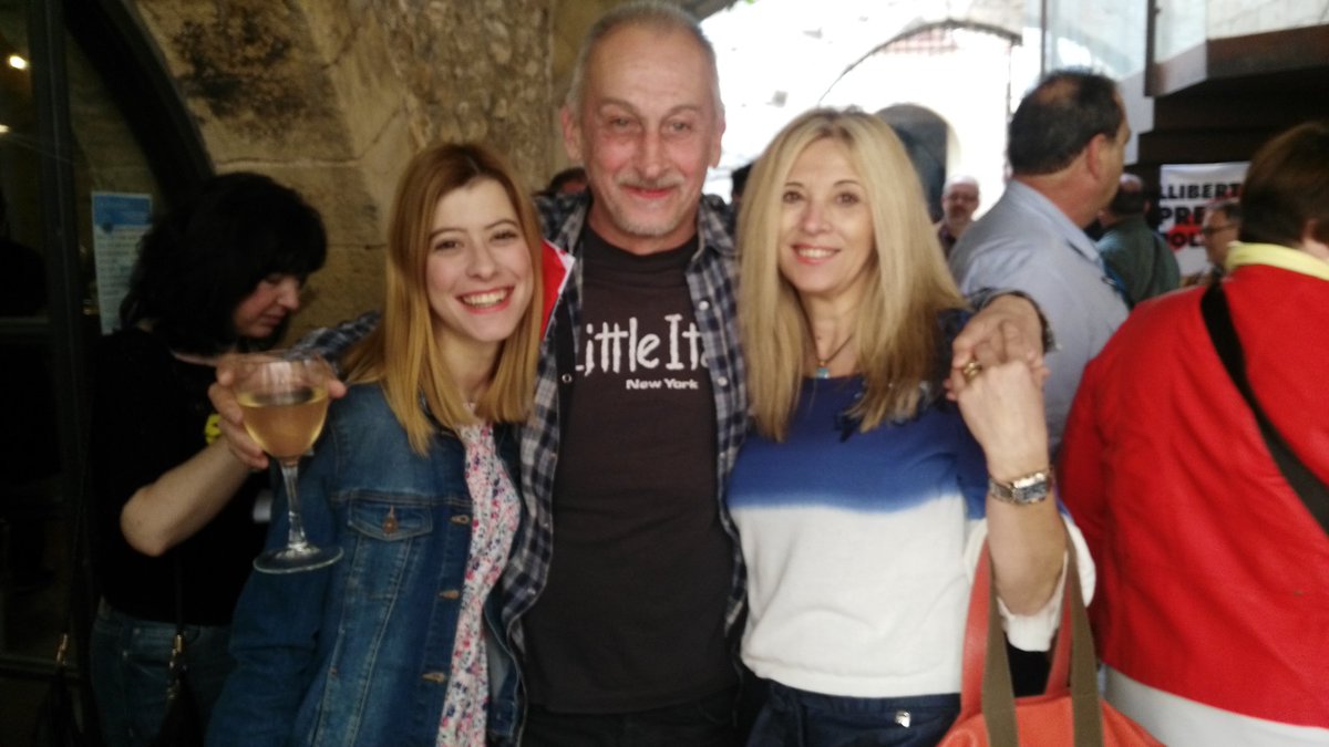 irenepradesg64's tweet photo. Trobada d'autors/es al @Forndelacanonja bona companyia amb Margaretto Kohrmann i @MarinaPallas. Som-hi Sant Jordi ja està aquí!! #SantJordi2018 https://t.co/2eA72hp6lR