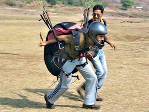 TOIPlus's tweet photo. Divyanshu Ganatra launched a company to lead cross-disability groups on exciting athletic adventures. And he just happens to be blind | https://t.co/MurFJMm3ly https://t.co/wJq6e2tvUL