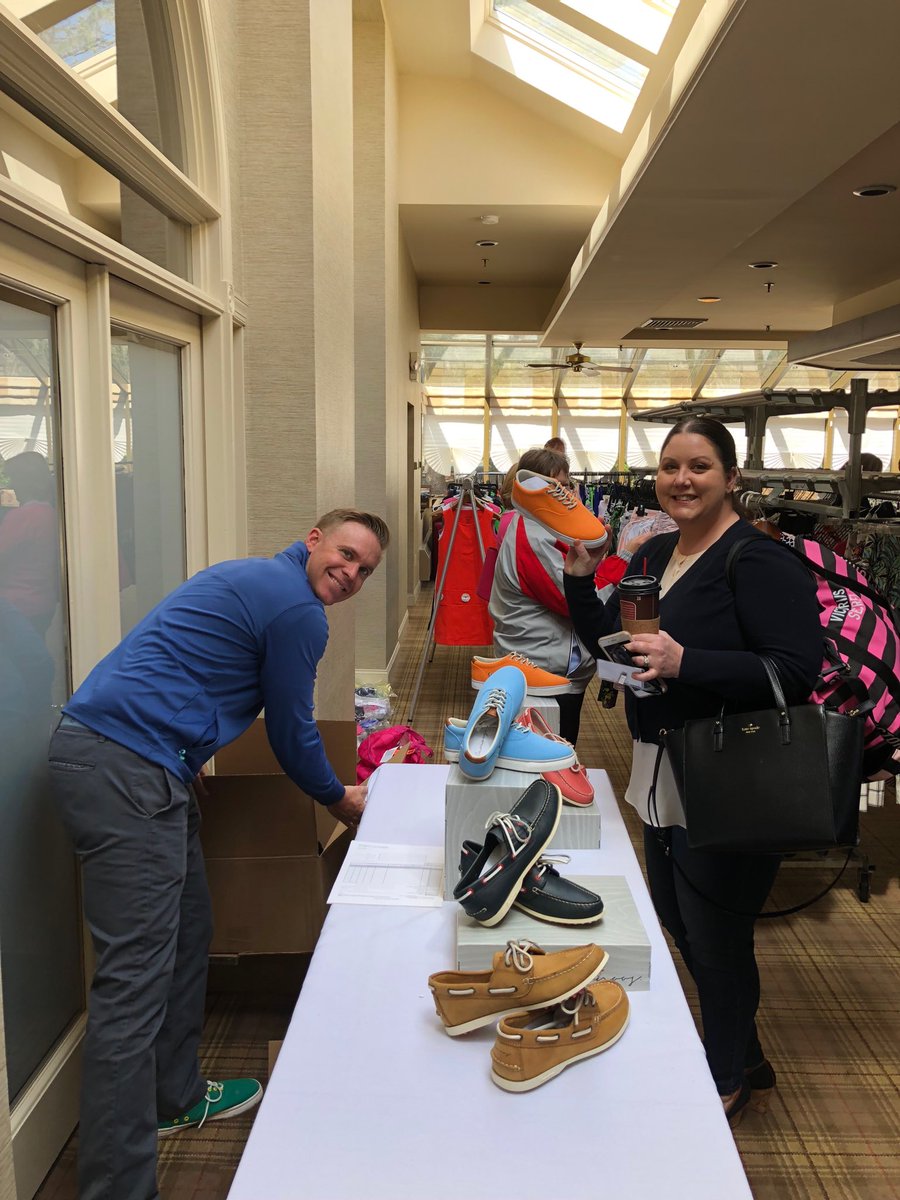 Donna19th's tweet image. The new #golf shoe on the block! @TeamCanoos #SwingWithStyle