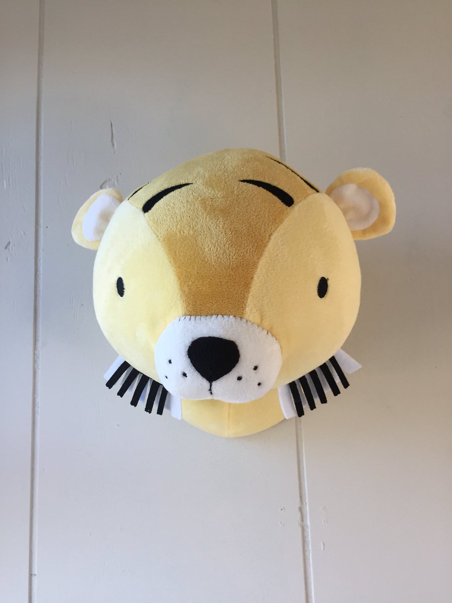 L_G_Interiors's tweet photo. Hello #Sundayfunday ☀️ Are rooms ever really ‘done’? I always find that I come across something else to add. Like this plush tiger head for Jacks room. The sale at @BabiesRUs got me &amp; it makes for a super cute addition to his nursery ✌🏼

Enjoy the #sunshine! https://t.co/aOlkW2aMtE