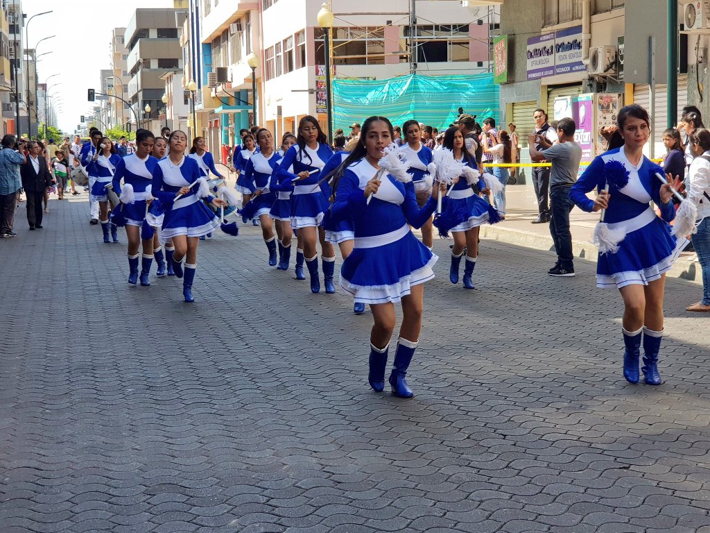 danilomariduena's tweet photo. Diferentes instituciones educativas del @Mineduc #Machala, participaron del Desfile estudiantil por los 134 años de provincialización de #ElOro
#VivaElOro #VivaLos134DeElOro
@Lenin @marialevicuna @PoliticaEc https://t.co/ISGb8XmR5U