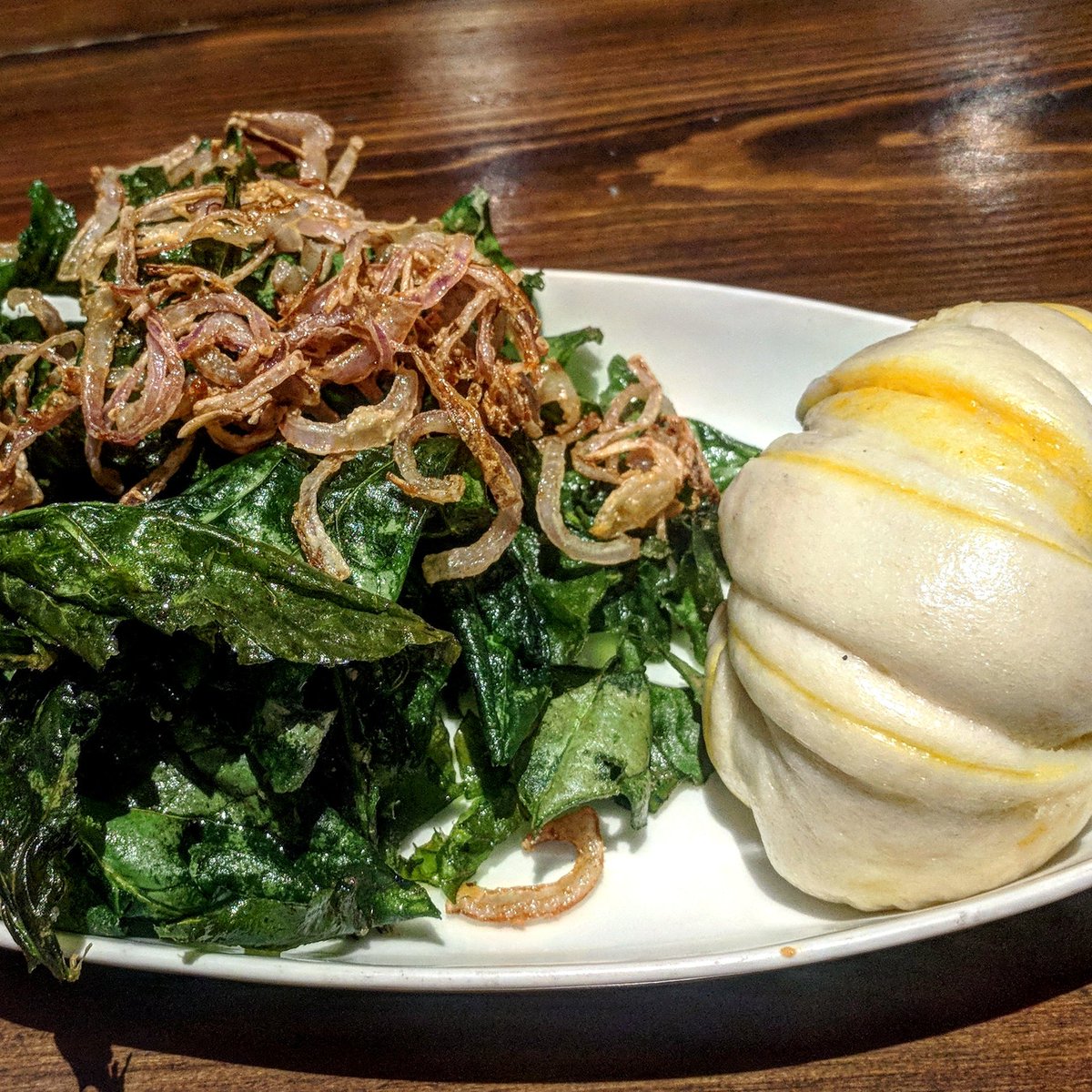 Saumyakul's tweet photo. Crispy Spinach with #Tingmo is among my favourite things served in #Delhi - at #Yeti, the #Himalayan cuisine restaurant. Yeti has been a regular comfort binging place since at least 4-5 years. https://t.co/uk7y7vhRTg
