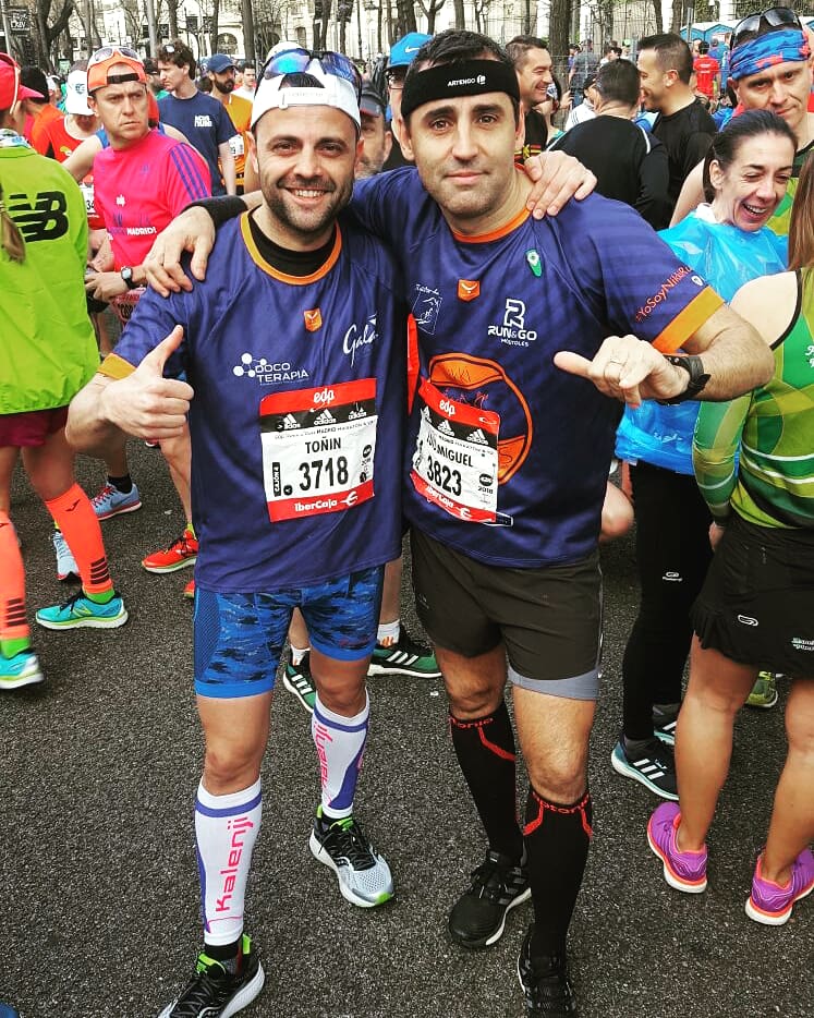 NikkiRunners's tweet photo. Hoy también ha habido representación Nikki en el carrerón del día, tanto en 21 como en 42 km. Enhorabuena a nuestros chicos! #edprnrmadrid #cogeaireysígueme #running #21k #42k #werun #sommosnikkisrunners https://t.co/1kOp22eEHu