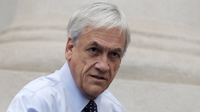 Cooperativa's tweet photo. Sebastián Piñera: "Llegué al convencimiento de que, al margen de que fuera mi hermano, Pablo Piñera reunía todas las condiciones para ser embajador" https://t.co/tCyrZRoyTM https://t.co/vn5MjqFj5K