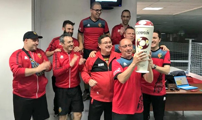/SUBBUTEO/

¡Alirón! El <a href="/CDMfutbolmesa/">CAP CDM Futbol Mesa</a> campeón de la VII Liga Española de Fútbol de Mesa. ¡Sois nuestro orgullo!

#VamosCiudad