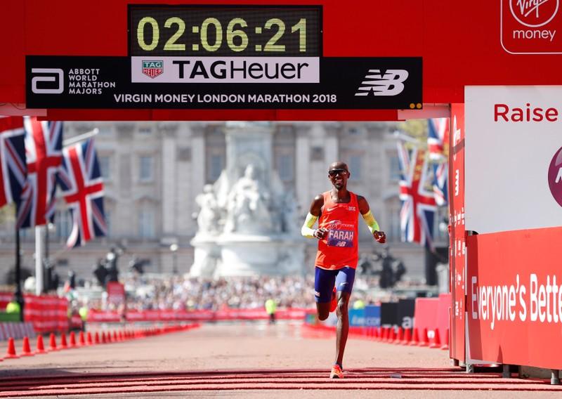 Reuters's tweet photo. Farah unhappy with marathon staff despite record-breaking result https://t.co/wROp4Nk471 https://t.co/3OA4enYtoK