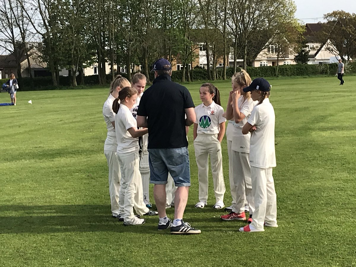 CCCWillows's tweet photo. A fantastic start to the season for the U13’s, bowling out @HuttonCCWomen in the #LadyTavs T20 Cup to win by 93 runs. Jess 2-11 and Zoe 2-10 leading wicket takers, Ava top scoring on 28 #alwaysfriendly #round2herewecome https://t.co/hNaBCTZNVo