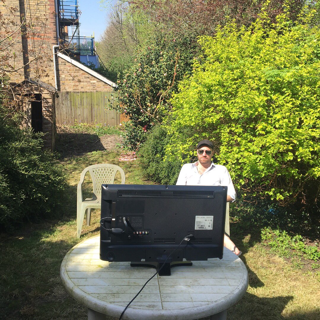 taramintonmusic's tweet photo. A somewhat ridiculous Sunday afternoon with my fella. Playing at @BullandGateNW5 Kentish Town until 6pm, then off to @ScarfesBar 7-10pm. Come join if you fancy it. #sundayfunday #sundayvibes #livemusic #backyardrugby #lesharpescamac #camacharps #camac #harp #jazzharp #jazz https://t.co/HfHOr2o4f4