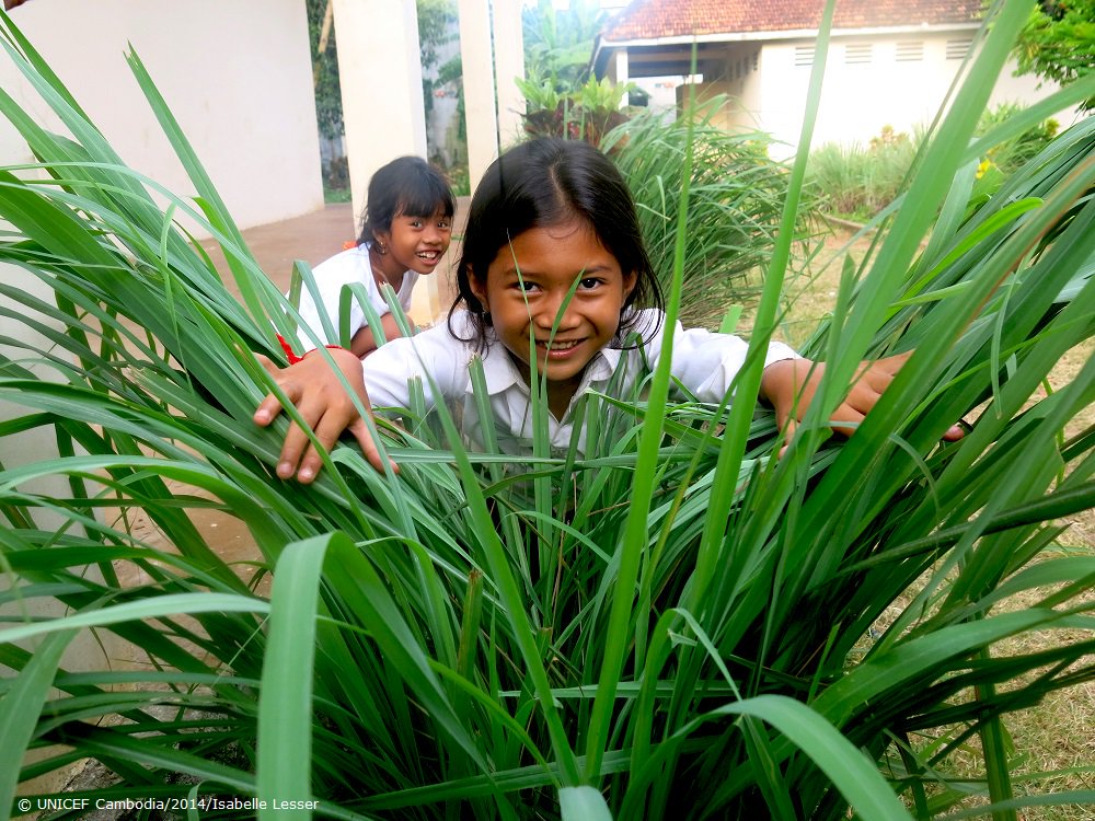 KentPage's tweet photo. "One touch of nature makes the whole world kin ..."
Troilus &amp; Cressida #ShakespeareSunday
Wishing you a wonderful #EarthDay!
photo: @unicefcambodia https://t.co/MNaou9c9RG