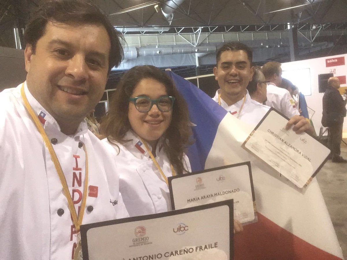 ChicaMadvanna's tweet photo. Sin Duda , La mejor de las experiencias! Personas Bellas y muy Profesionales ❤️ #UIBC #UIBC2018 @UIBC_ #Chile #España #Brasil #Portugal #Turkey #Germany #Sweden #Thailand #Netherlands #France #Belgium https://t.co/WTkch3MT4r