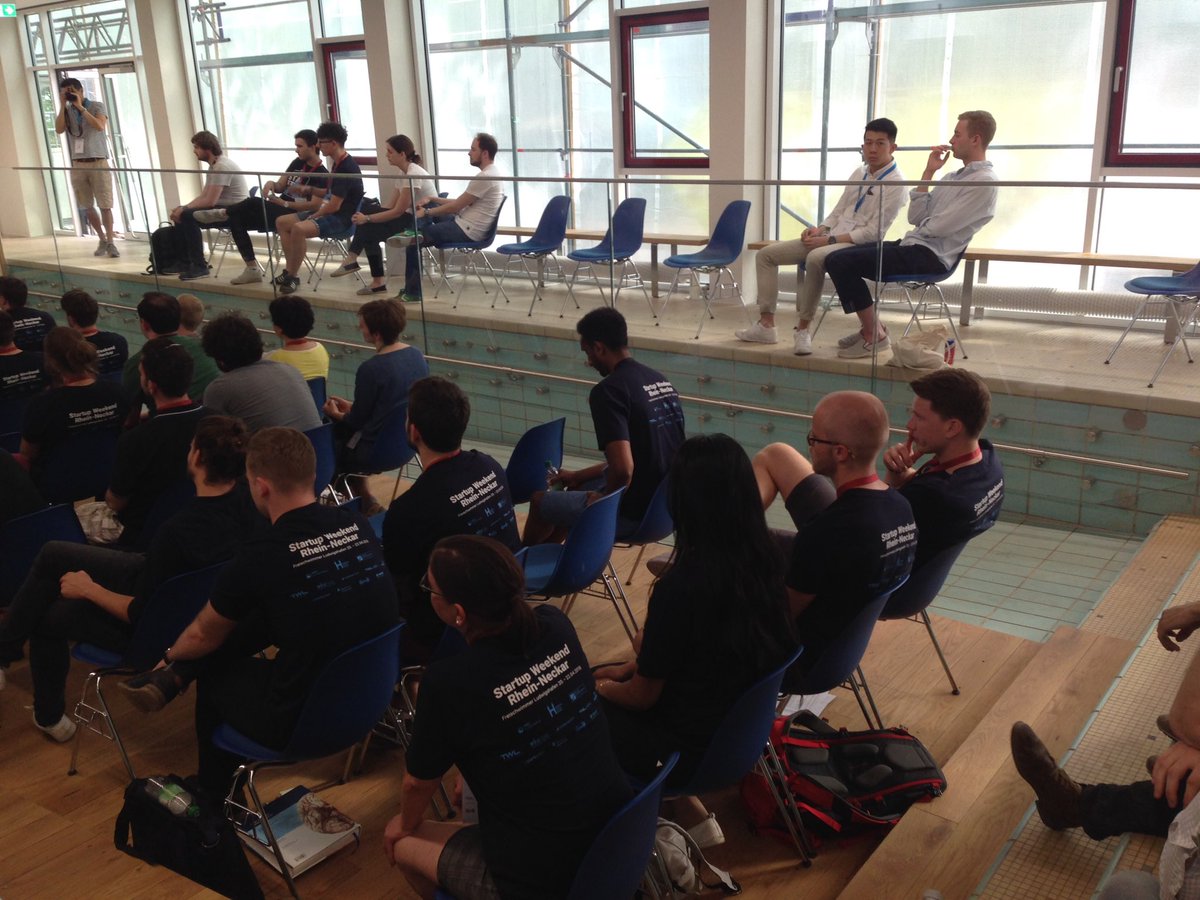 "Wer ist dieses WE gescheitert? Ein bisschen? Zu wenig Struktur? So soll das sein. Lauft weiter gegen Wände!" Raoul Hanschke #SWRN18 Startup