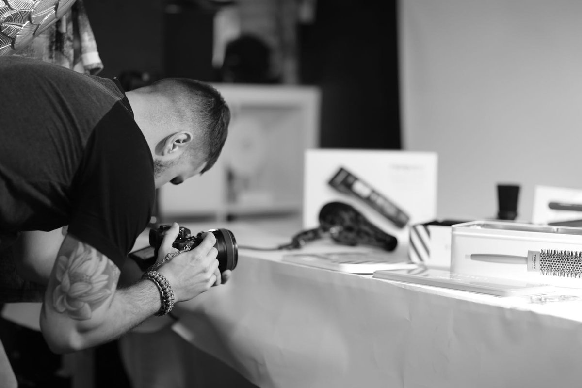 Termix's tweet photo. ¡Fotografía y #barbería! Una fusión única. ¡Te lo mostramos! --> https://t.co/kgNSto9YXS #LoveTermix #LoveMyHair #KitBarber #TermixLovers #LoveMyBeard #barbering #hairstyle #haircut #beard #beards #beardlife #bearded #beardedmen https://t.co/niUy47sK0a