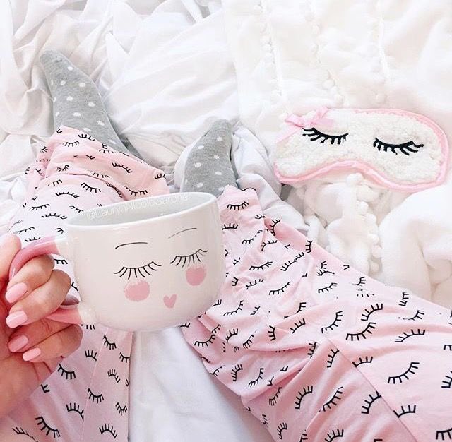 Sunday= RELAXATION DAY🎀😍 How are you spending your Sunday?✨ • • • • #bossbabe #bosslady #momtrepreneur #entrepreneur #businesswoman #businessowner #lashtech #lashtechnician #lashslayer #lashes #minklashes #minkindividuals #minkeyelashes #lashstrips #sunday #lazyday