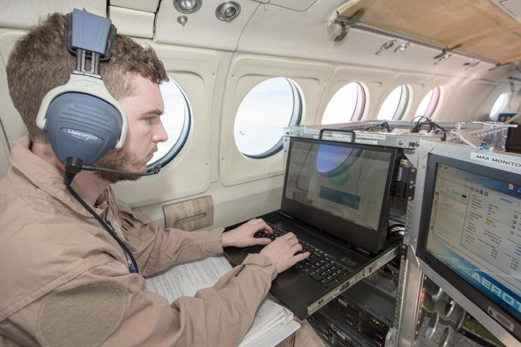NASAArmstrong's tweet photo. NASA scientists are hard at work trying to unlock mysteries of our planet’s ocean surface currents &amp; winds using a new Earth science radar instrument called #DopplerScatt. Measures winds and currents simultaneously. More: https://t.co/Fz19yscFEd #Earth #NASA4Earth #EarthDay2018 https://t.co/3zRH5KMgl5