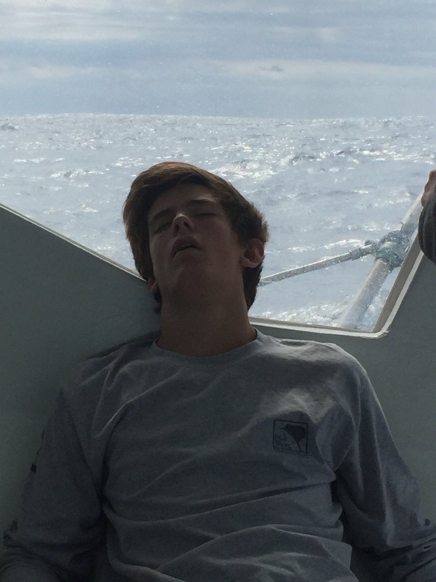 k_connor22's tweet photo. Happy birthday bro! #appstate22 #rangeballs #coltonstopcoughing https://t.co/iFMEUG9jQT