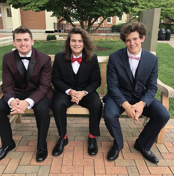 k_connor22's tweet photo. Happy birthday bro! #appstate22 #rangeballs #coltonstopcoughing https://t.co/iFMEUG9jQT
