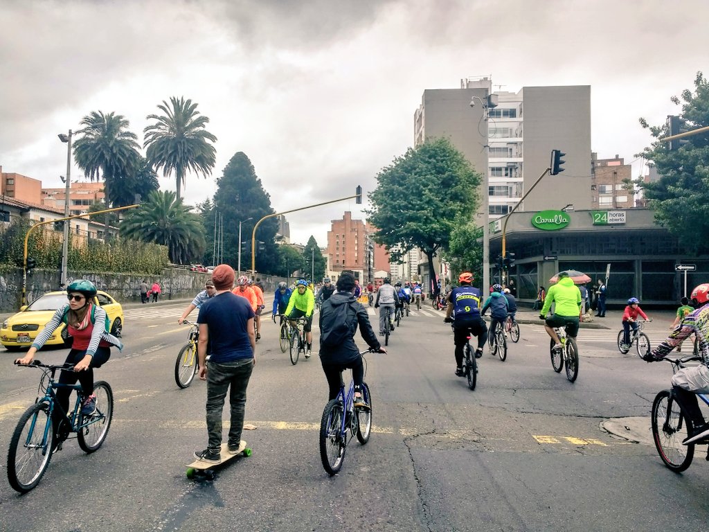 dhidalgo65's tweet photo. Genial @CicloviaBogota 
120km+ 70 veces al año
1.5 millones de personas todos los domingos y festivos
Saludos @CicloviasCRA 
#CicloviaActivaLP @jamutiti https://t.co/83uLxz3c3g