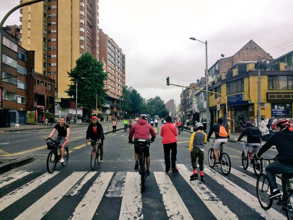 dhidalgo65's tweet photo. Genial @CicloviaBogota 
120km+ 70 veces al año
1.5 millones de personas todos los domingos y festivos
Saludos @CicloviasCRA 
#CicloviaActivaLP @jamutiti https://t.co/83uLxz3c3g