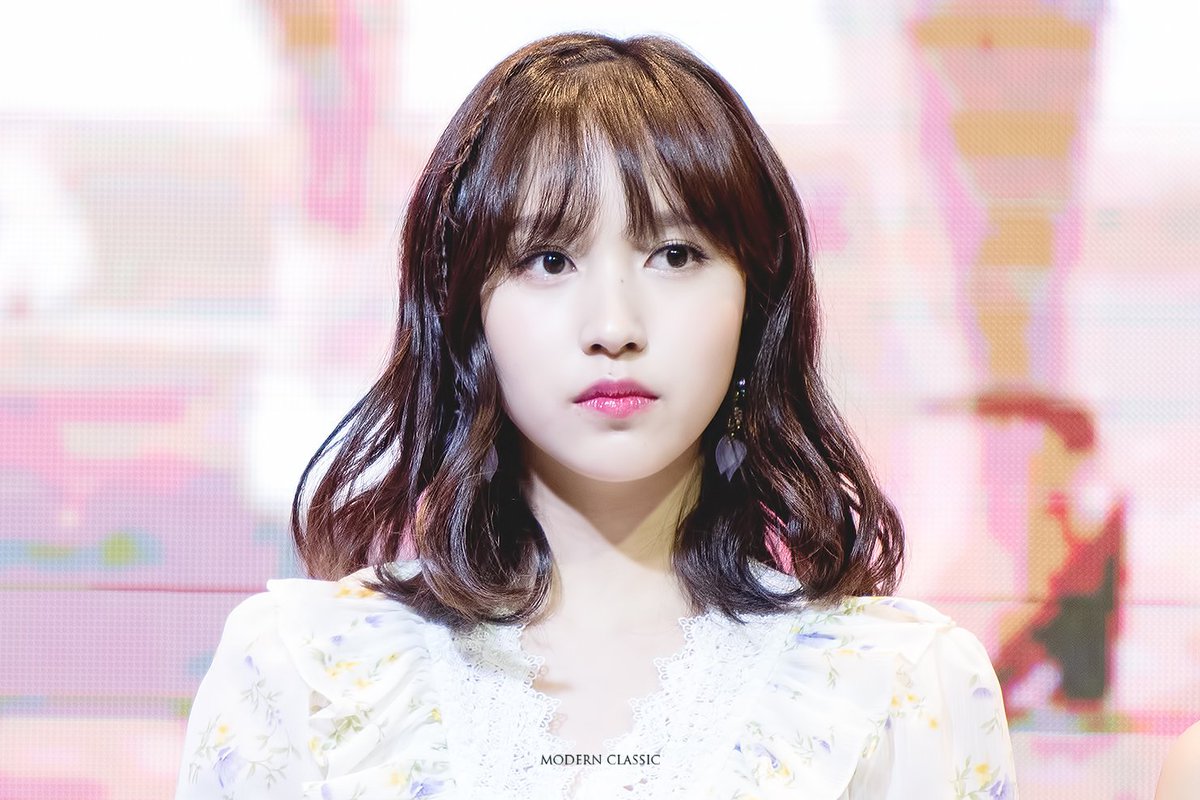 ModernClassic37's tweet photo. 180421 여의도팬싸 
#미나 #mina #트와이스미나 #twicemina @JYPETWICE 

나의 봄, https://t.co/ogwbzP7lWf