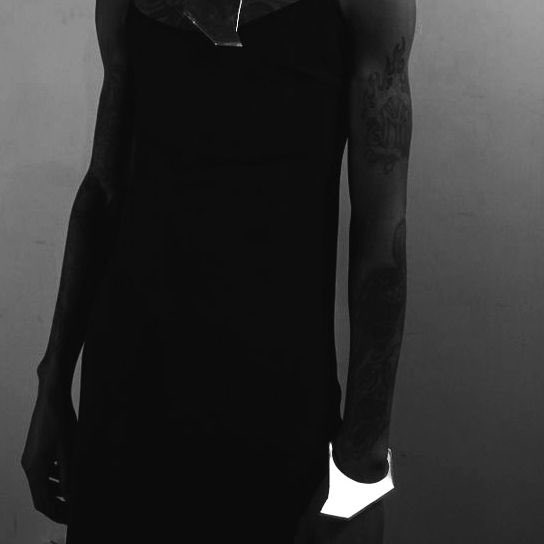 The Single Blade Bracelet - Tall.⠀
worn by: milescartelli⠀
shot: m_bondhardware⠀
styled: d_bondhardware⠀

last day - use code SUSTAIN20 ⠀
for 20% off 2018 jewelry, in studio or online:⠀
bond-hardware.com⠀
117 woodpoint road, brooklyn ny 11211⠀
#earthday