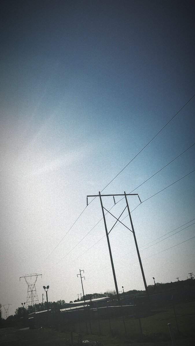 elr4ngo's tweet photo. #photographylovers #photography #love #art #spring #railroads #industrialshoot #donttellmyboss #ineedanewcamera #instagood https://t.co/6lWIvDWNlL