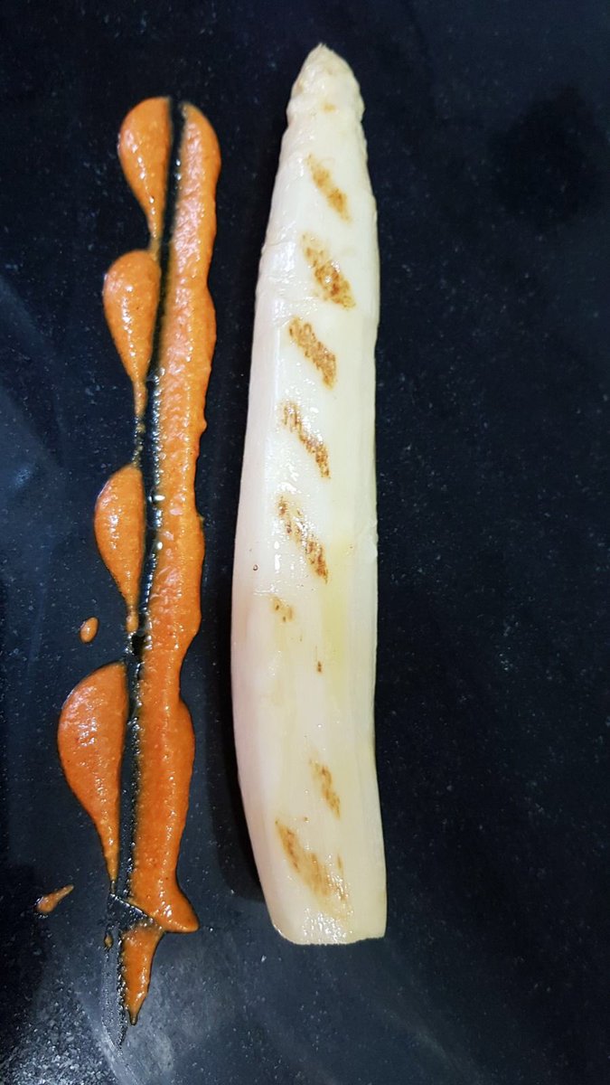 saborpeninsular's tweet photo. @SastrePaco @valduezaestate @SuarezRaquel5 Qué tal @SastrePaco ? Las #alcachofas ......sabemos que te gustan.... pero cuando pruebes los espárragos , vas a #flipar !!! 😵😵😵😜😂😂😂👍💃🏻Te mandaremos una bandeja con @SuarezRaquel5 y haz las pruebas que quieras....y nos cuentas ....oye !!! 😜 #ricorico @devinosconalice https://t.co/E490cgrKhQ