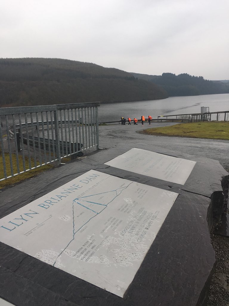 MorristonDofE's tweet photo. Day2. What a difference a day makes. Waterproofs on, route cards out. @DofESwansea #LlynBrianne https://t.co/XV5ckqDxt0