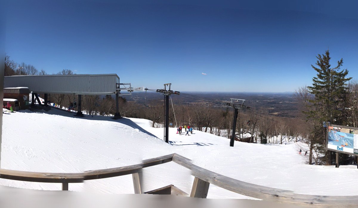 PunkyMark's tweet photo. Beautiful @MontSutton !! Journée pleins soleil ☀️ avec du #SkiQc incroyable pour un 22 avril !! Domaine skiable pratiquement à 100%... @Quebec_Ski @SportActivites @Zoneski https://t.co/HmAKw8oSb0