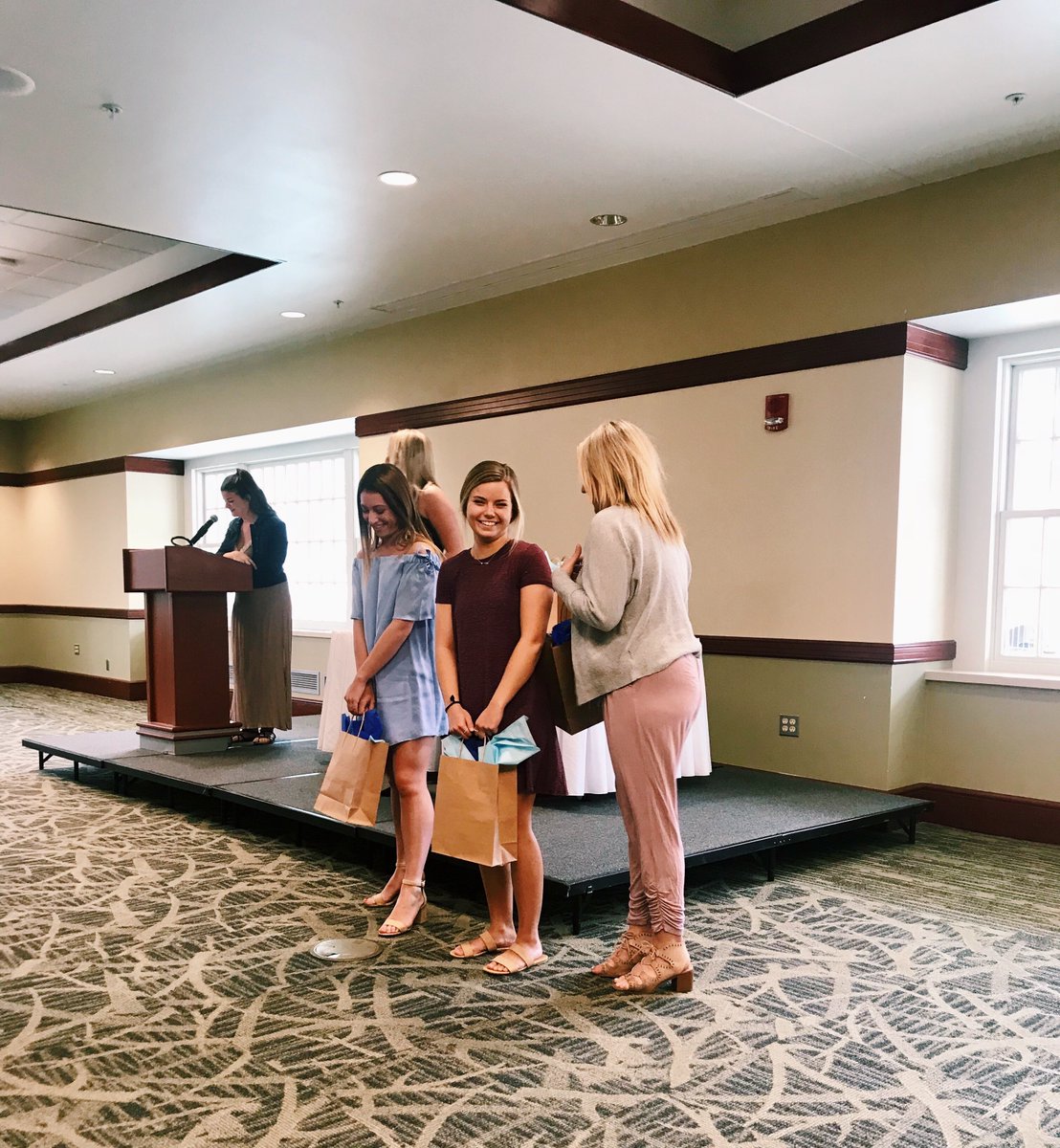OhioUPiPhi's tweet photo. The girls of Ohio Alpha celebrated Founder’s Day this morning remembering 151 years of Pi Beta Phi 👼🏻⭐️ #OhioAlpha #PiPhiLove https://t.co/yFMlOiuX7l