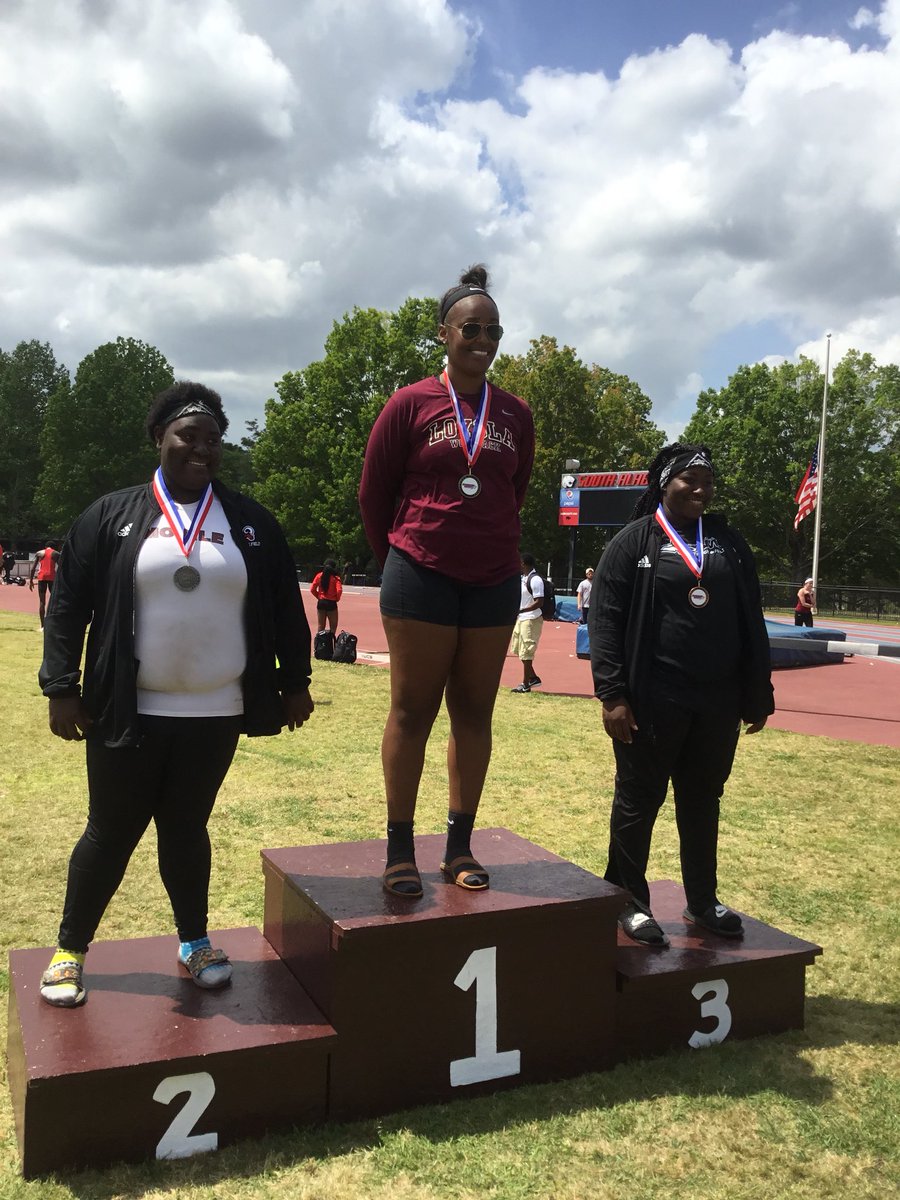 LoyolaNO_TF_XC's tweet photo. Senior Meghan Temple successfully defends her Discus title throwing 36.66m. Becomes the first 2x Champion in the event in school history. #SSAC #RollPackRoll https://t.co/KYGVYClkyM