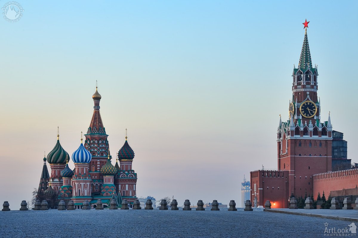 YourMoscowGuide's tweet photo. = Spring Sunrise Over Empty Red Square =
Moscow the most famous attractions, St. Basil's Cathedral and Spasskaya (Savior) Tower of Moscow Kremlin at early morning
https://t.co/4j7CK9ecUa
#StBasilsCathedral #RedSquare #SpasskayaTower #SaviorTower #Moscow #Russia #Cityscapes https://t.co/mE5VsFPH9z
