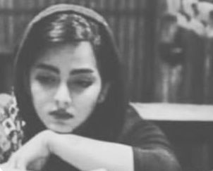 يانسيم العصر تكفى وامانه يانسيم
مالك ومال المحبين ، ، تطرق جوفها
ㅤ
خلنا نرتاح ، ، ماقصر الحظ العقيم
قد له ، وهو يردع الخطّر من اشفوفها ..