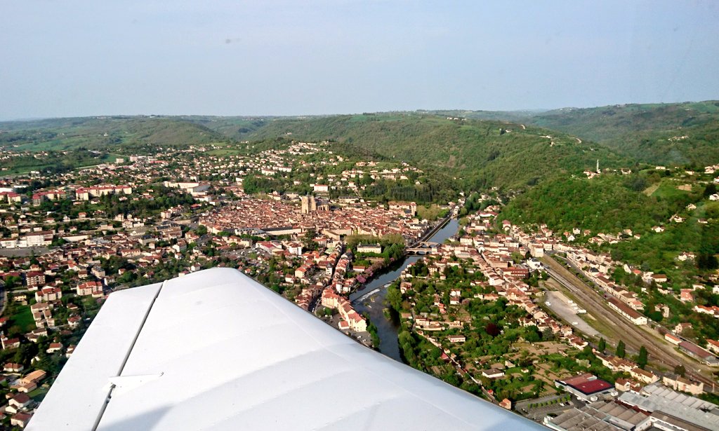 LesAventureuses's tweet photo. Une aventure incroyable au dessus de villefranche de Rouergue en #Aveyron. L'émotion est vraiment au rdv #wat18 #AveyronEmotion https://t.co/R32DL6tVWO