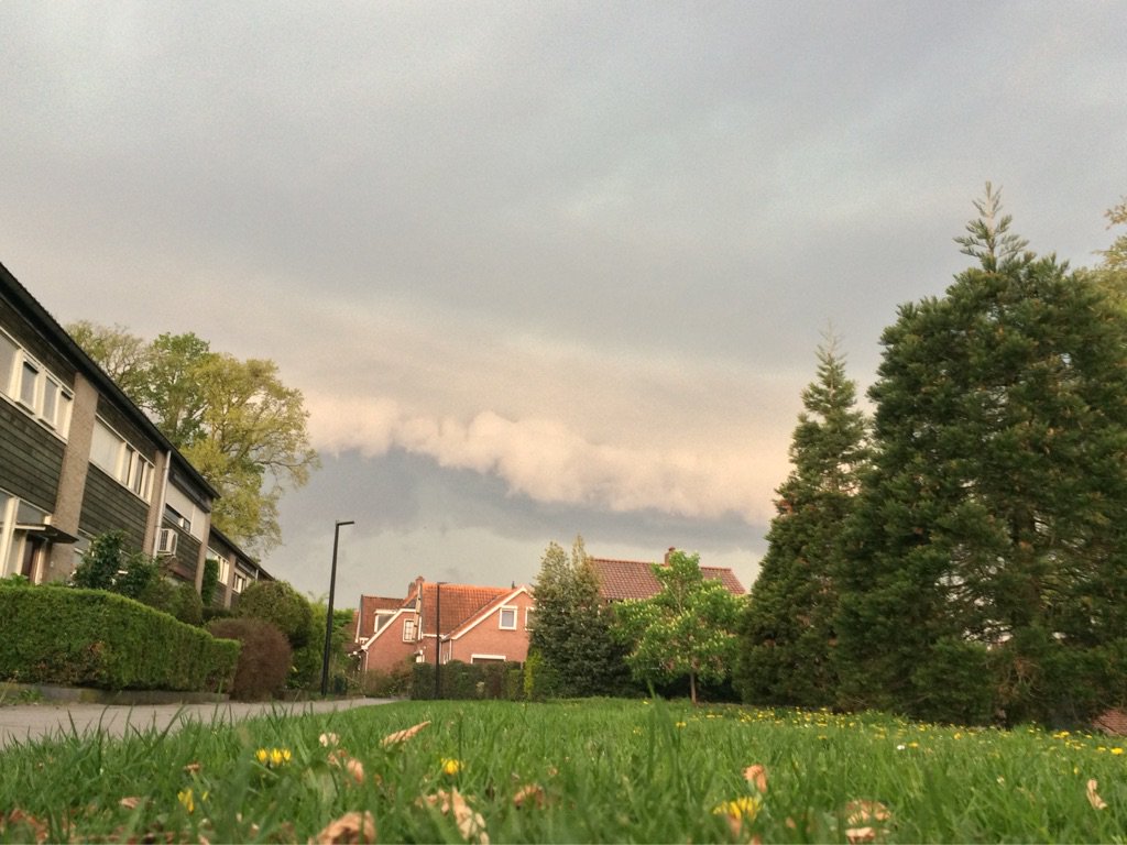 royleppink's tweet image. Nog even en de paraplu moet ook in #Winterswijk uitgeklapt worden... #Weer #Onweer