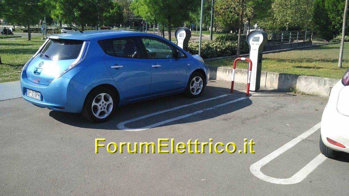 forumelettrico's tweet image. Colonnine   installate da oltre un anno al Conad Le Vele di Reggio Emilia e mai attivate   : nessuno sa il perchè e non vi è ancora modo di sbloccare la situazione,   nonostante numerosi solleciti   forumelettrico.it/forum/post2018… #emiliaRomagna   #LeVele #colonnina